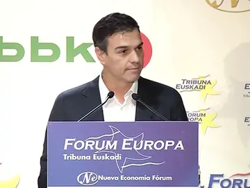Pedro Sánchez: "los grandes retrocesos de la España autonómica siempre han llevado la rúbrica del PP y ahora la firma entusiasta de Ciudadanos" Pedro Sánchez: "los grandes retrocesos de la España autonómica siempre han llevado la rúbrica del PP y ahora la firma entusiasta de Ciudadanos"