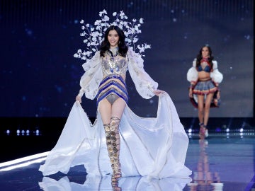 La modelo Ming Xi La modelo Ming Xi