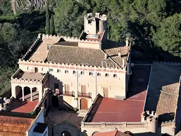 El castillo de Llorecç del Penedès El castillo de Llorecç del Penedès