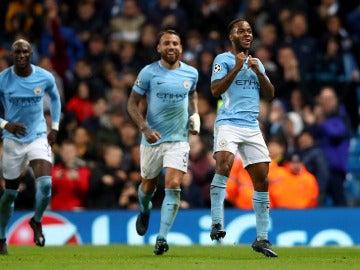 Sterling celebra su gol con el Manchester City