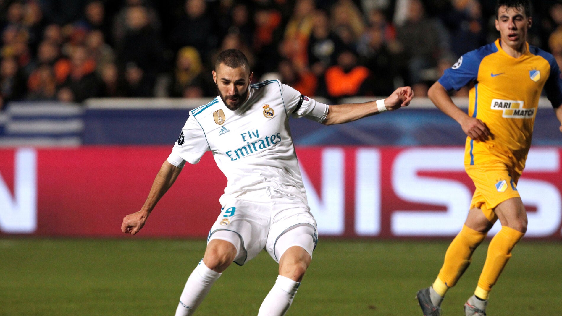 Karim Benzema se prepara disparar ante el APOEL