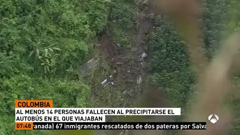 Mueren 14 personas en un accidente de autobús en el noroeste de Colombia Mueren 14 personas en un accidente de autobús en el noroeste de Colombia