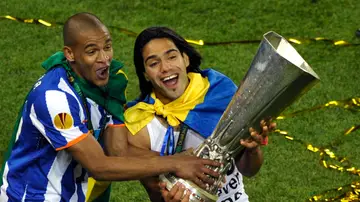 Falcao celebra la Europa League ganada por el Oporto Falcao celebra la Europa League ganada por el Oporto