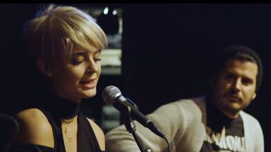 Laura Escanes canta Adele con la youtuber Yellow Mellow
