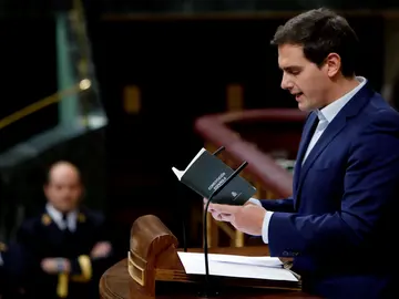 El presidente de Ciudadanos, Albert Rivera, durante su intervención en el pleno del Congreso de los Diputados El presidente de Ciudadanos, Albert Rivera, durante su intervención en el pleno del Congreso de los Diputados