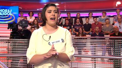 María José conquista al público con un tema de Antonio Orozco