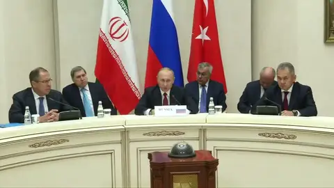 Putin toma las riendas del proceso que puede poner fin al conflicto bélico en Siria Putin toma las riendas del proceso que puede poner fin al conflicto bélico en Siria