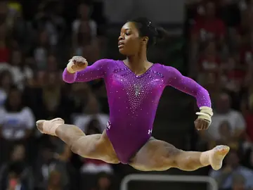 Gabby Douglas, durante una competición Gabby Douglas, durante una competición
