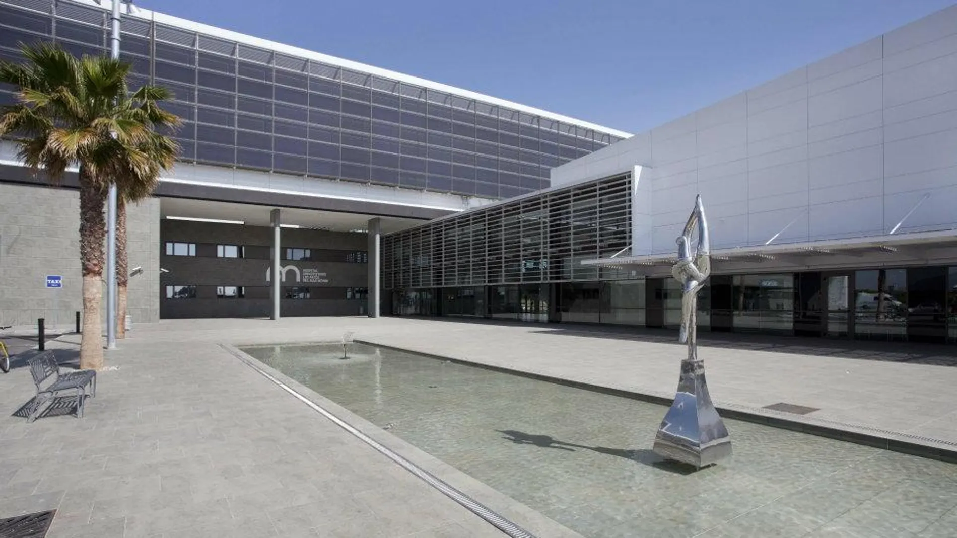 Imagen de la entrada del Hospital Los Arcos de San Javier Imagen de la entrada del Hospital Los Arcos de San Javier
