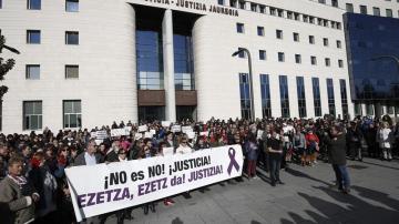 Protesta frente al Palacio de Justicia de Pamplona