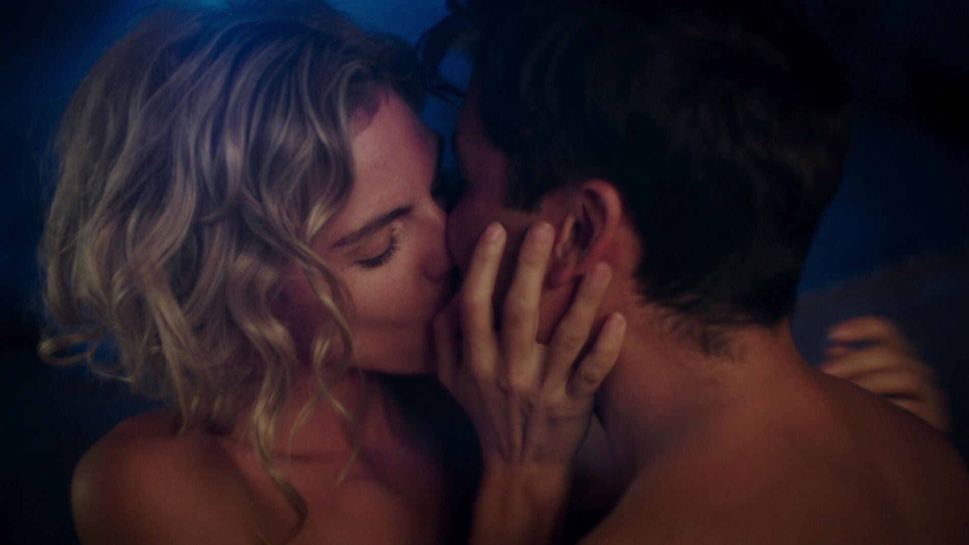 Fidel y Julia desatan el deseo y la pasi&oacute;n de una &uacute;ltima noche juntos