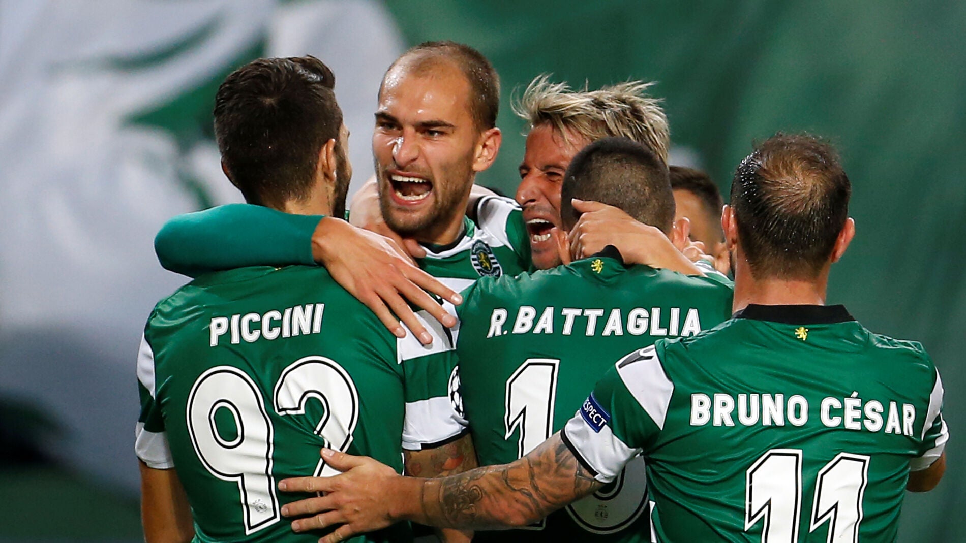 Los futbolistas del Sporting de Portugal celebran un gol