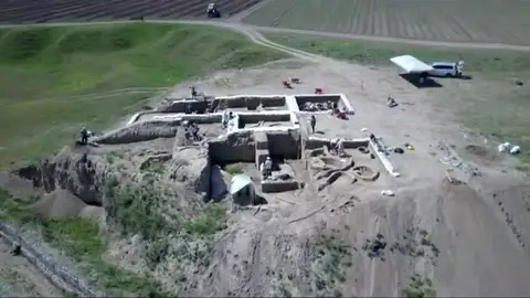 Hallan en Georgia la evidencia más antigua de elaboración de vino, de 8.000 años de antigüedad Hallan en Georgia la evidencia más antigua de elaboración de vino, de 8.000 años de antigüedad