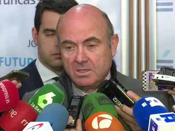 Visto bueno de Bruselas a los presupuestos 2018 con matices por la incertidumbre en Cataluña Visto bueno de Bruselas a los presupuestos 2018 con matices por la incertidumbre en Cataluña