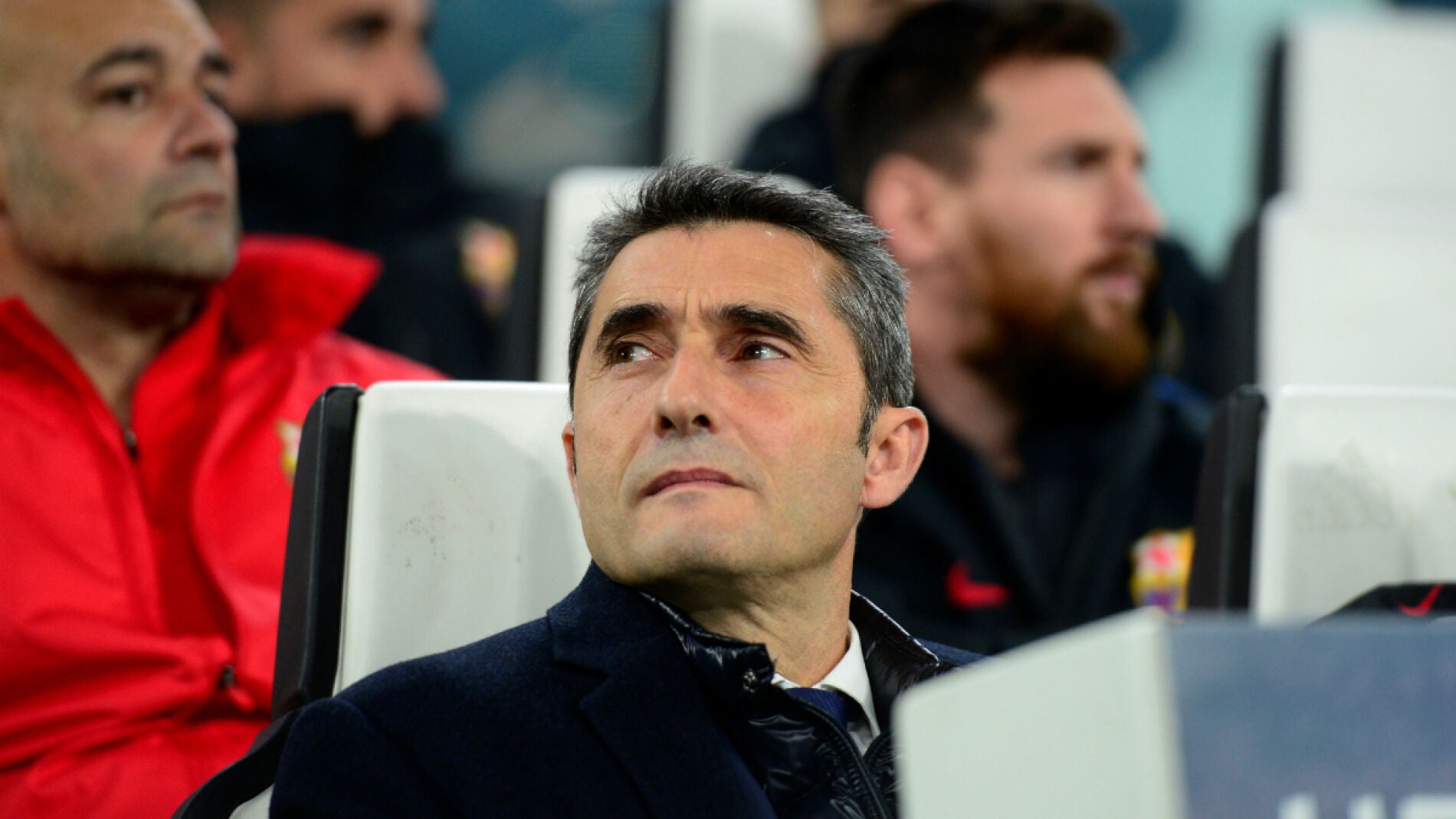 Valverde, con Messi tras &eacute;l