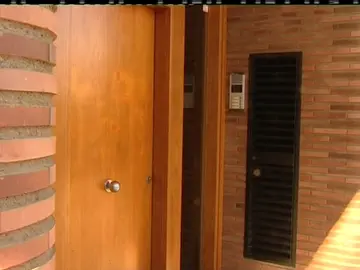 Piso de Girona en el que los Mossos encontraron el cadáver del niño Piso de Girona en el que los Mossos encontraron el cadáver del niño