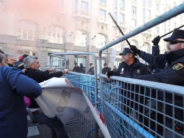 Cargas policiales a taxistas Cargas policiales a taxistas