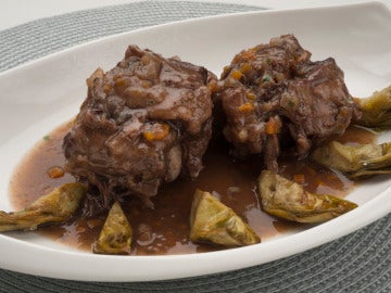Rabo de ternera con alcachofas