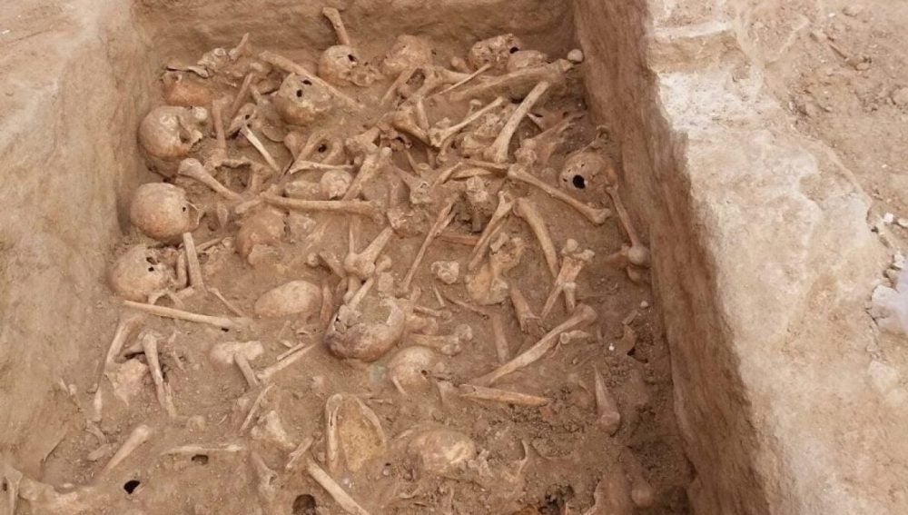 Craneos y huesos humanos encontrados durante unas obras en Madrid.