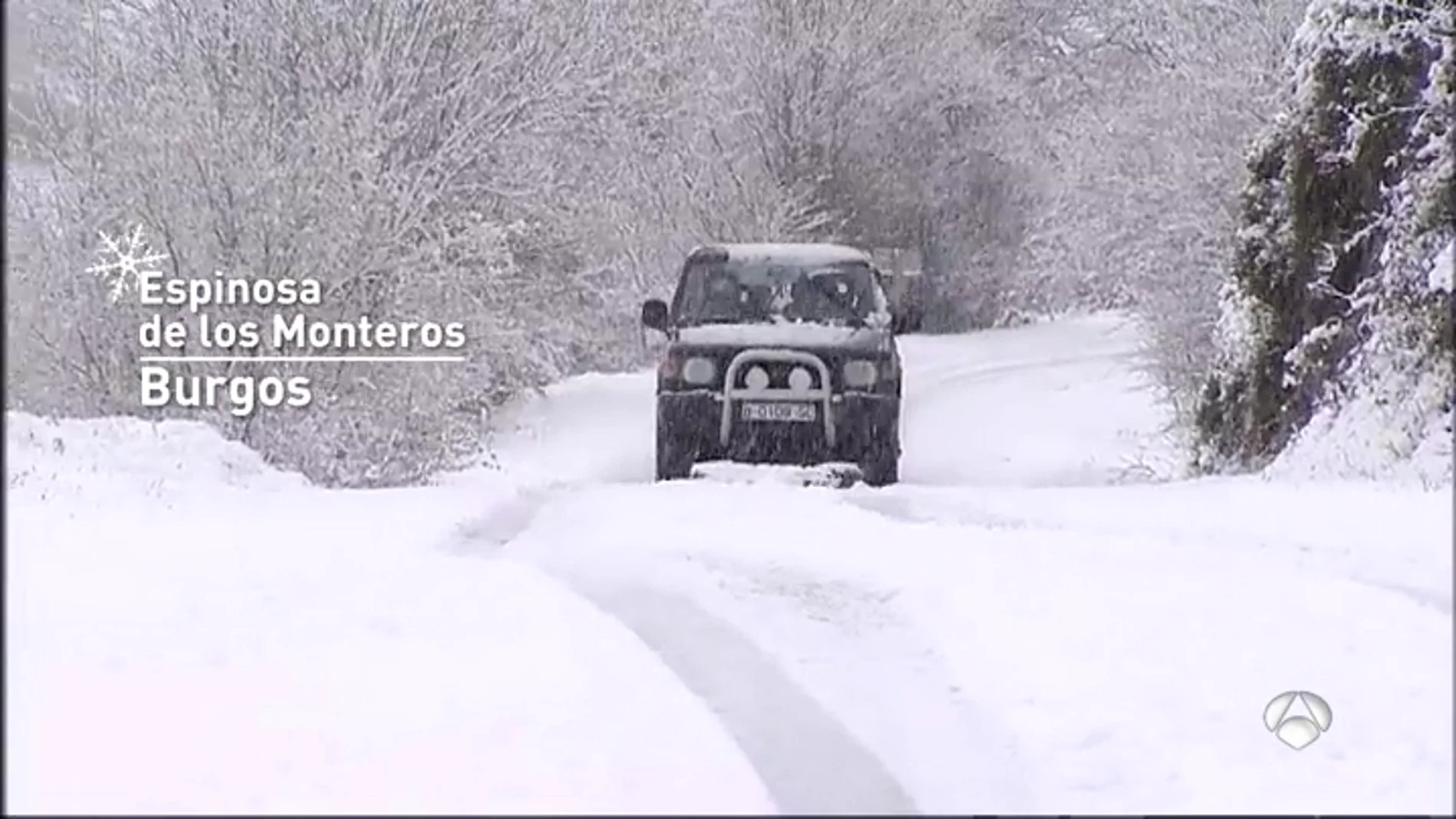 La esperada nieve llega a la Península dejando espesores de hasta cinco centímetros en algunos puntos de Burgos La esperada nieve llega a la Península dejando espesores de hasta cinco centímetros en algunos puntos de Burgos