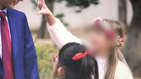 Más de 13.000 niños esperan una familia de acogida Más de 13.000 niños esperan una familia de acogida