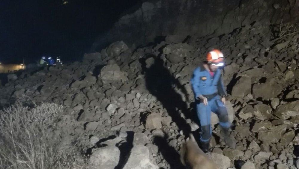 Rastreo tras el corrimiento de tierras producido en Santa Cruz de Tenerife