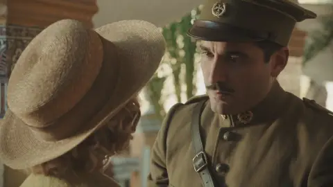 Fidel a Julia sobre su amor clandestino: “Lo mejor es que todo el mundo se entere” Fidel a Julia sobre su amor clandestino: “Lo mejor es que todo el mundo se entere”