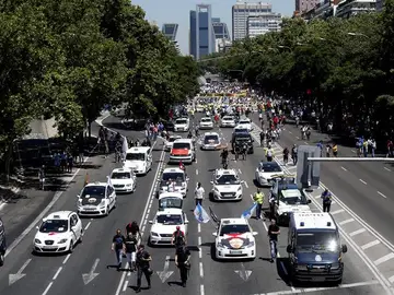 Manifestación de taxistas en Madrid contra las licencias de vehículos VTC Manifestación de taxistas en Madrid contra las licencias de vehículos VTC