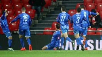 Los jugadores del Formentera celebran su histórico gol en San Mamés