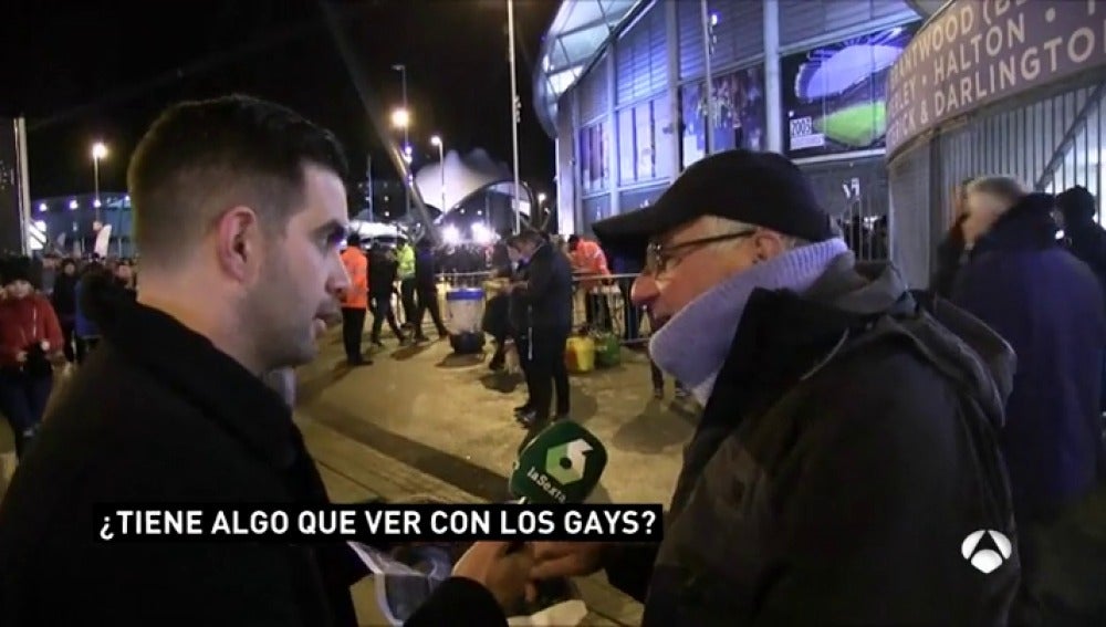 Aficionados del City desconocen el significado del lazo amarillo de Guardiola: "Tiene que ver con los gays"