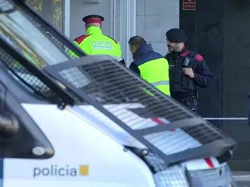 Un muerto por una explosión en un coche dentro de un aparcamiento en Viladecans Un muerto por una explosión en un coche dentro de un aparcamiento en Viladecans