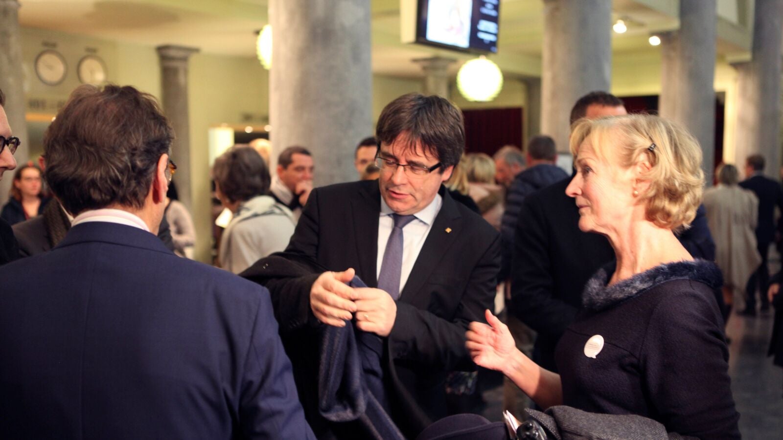 Puigdemont afirma que se quedará en Bélgica aunque liberen a los exconsellers: 