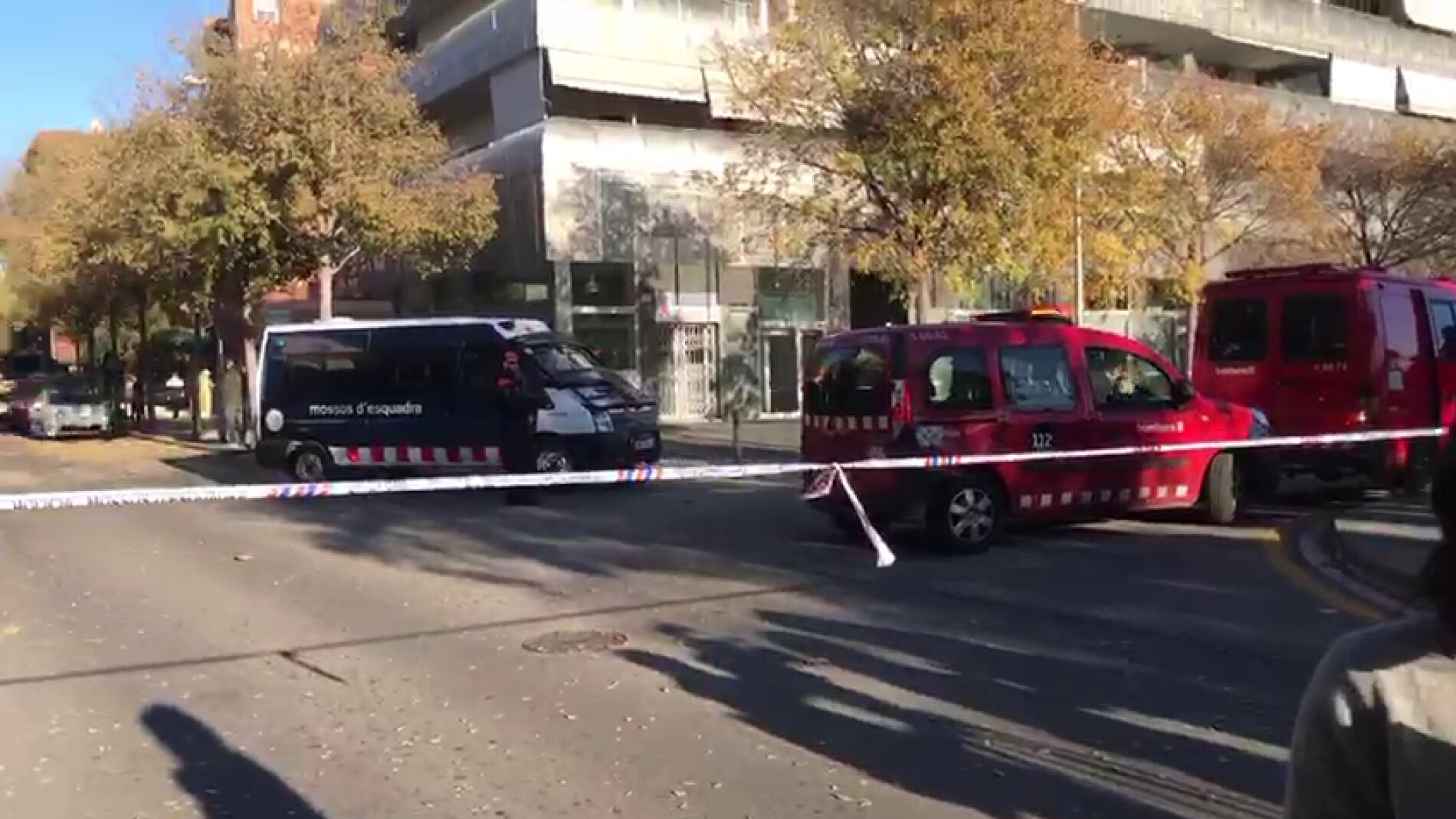 Un muerto por una explosi&oacute;n en un coche dentro de un aparcamiento en Viladecans 