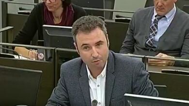 Un diputado hace un peculiar homenaje a Chiquito de la Calzada en el Congreso