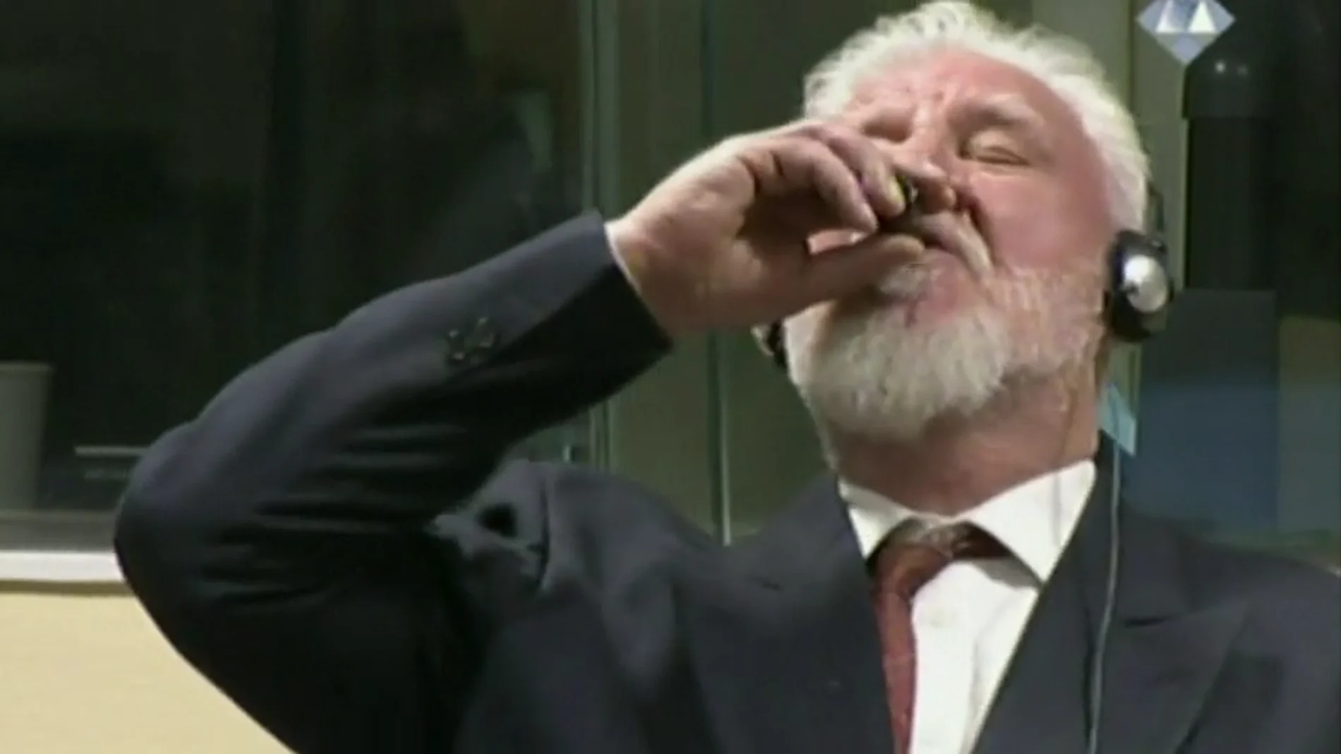 Praljak ingirió veneno en el TPIY Praljak ingirió veneno en el TPIY