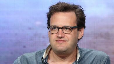 Andrew Kreisberg, productor de 'Supergirl' y 'The Flash', despedido tras ser acusado de abuso sexual