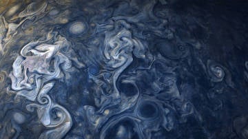 Extrañas nubes azules sobre Júpiter