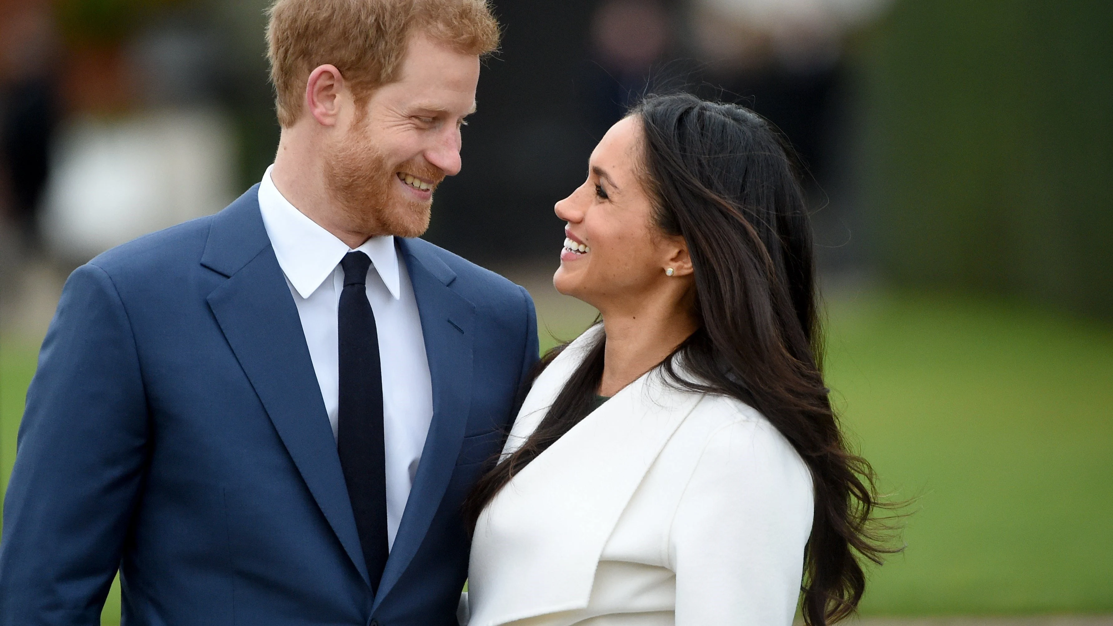 El principe Harry junto con su prometida, la actriz Meghan Markle El principe Harry junto con su prometida, la actriz Meghan Markle