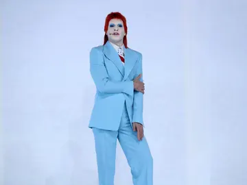 Un sorprendente Miquel Fernández rinde homenaje a David Bowie con su versión de ‘Life on Mars’ Un sorprendente Miquel Fernández rinde homenaje a David Bowie con su versión de ‘Life on Mars’
