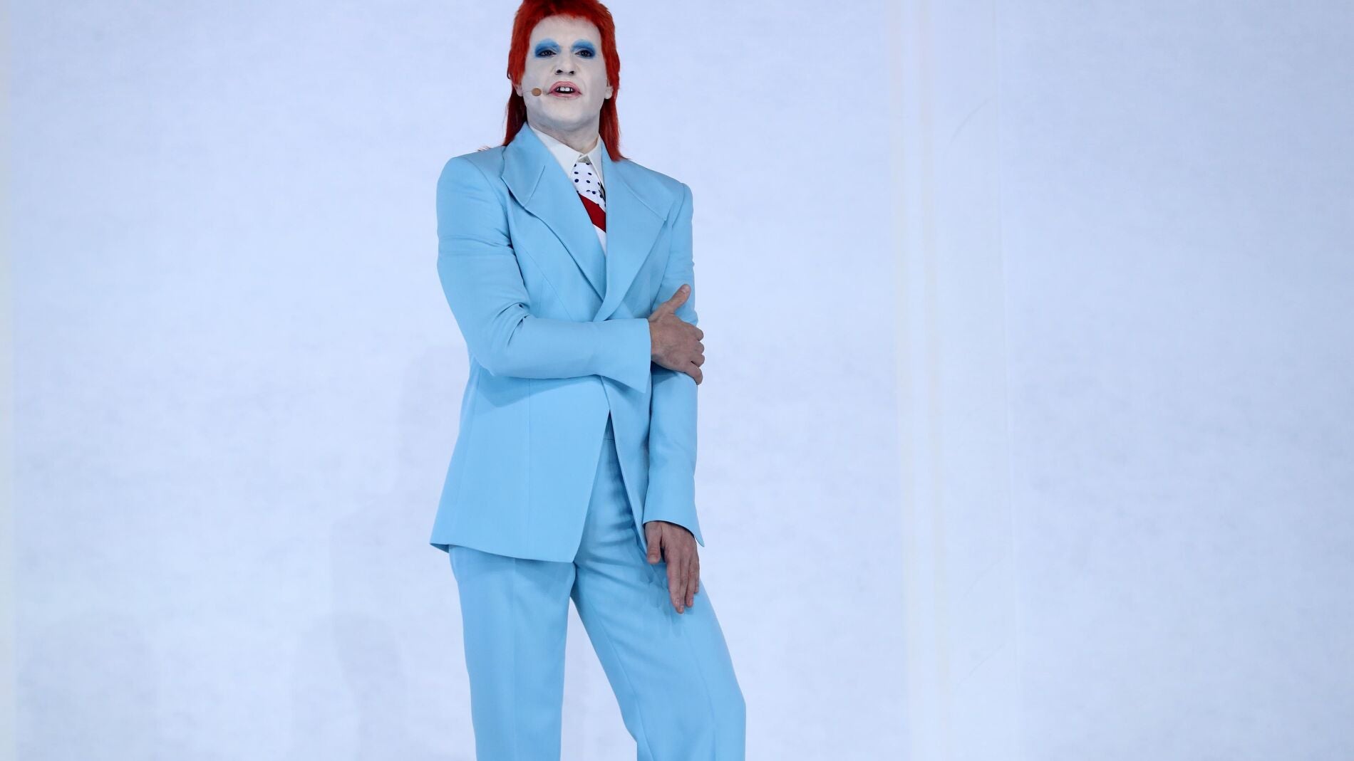 Un sorprendente Miquel Fern&aacute;ndez rinde homenaje a David Bowie con su versi&oacute;n de &lsquo;Life on Mars&rsquo;