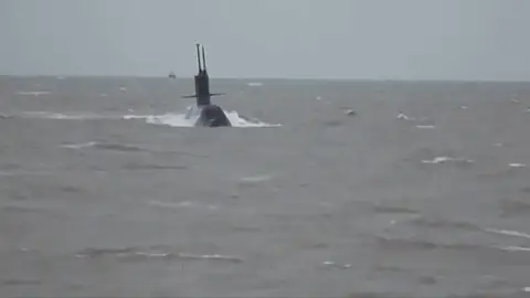 Argentina descarta lograr rescate de submarinistas pero seguirá la búsqueda Argentina descarta lograr rescate de submarinistas pero seguirá la búsqueda