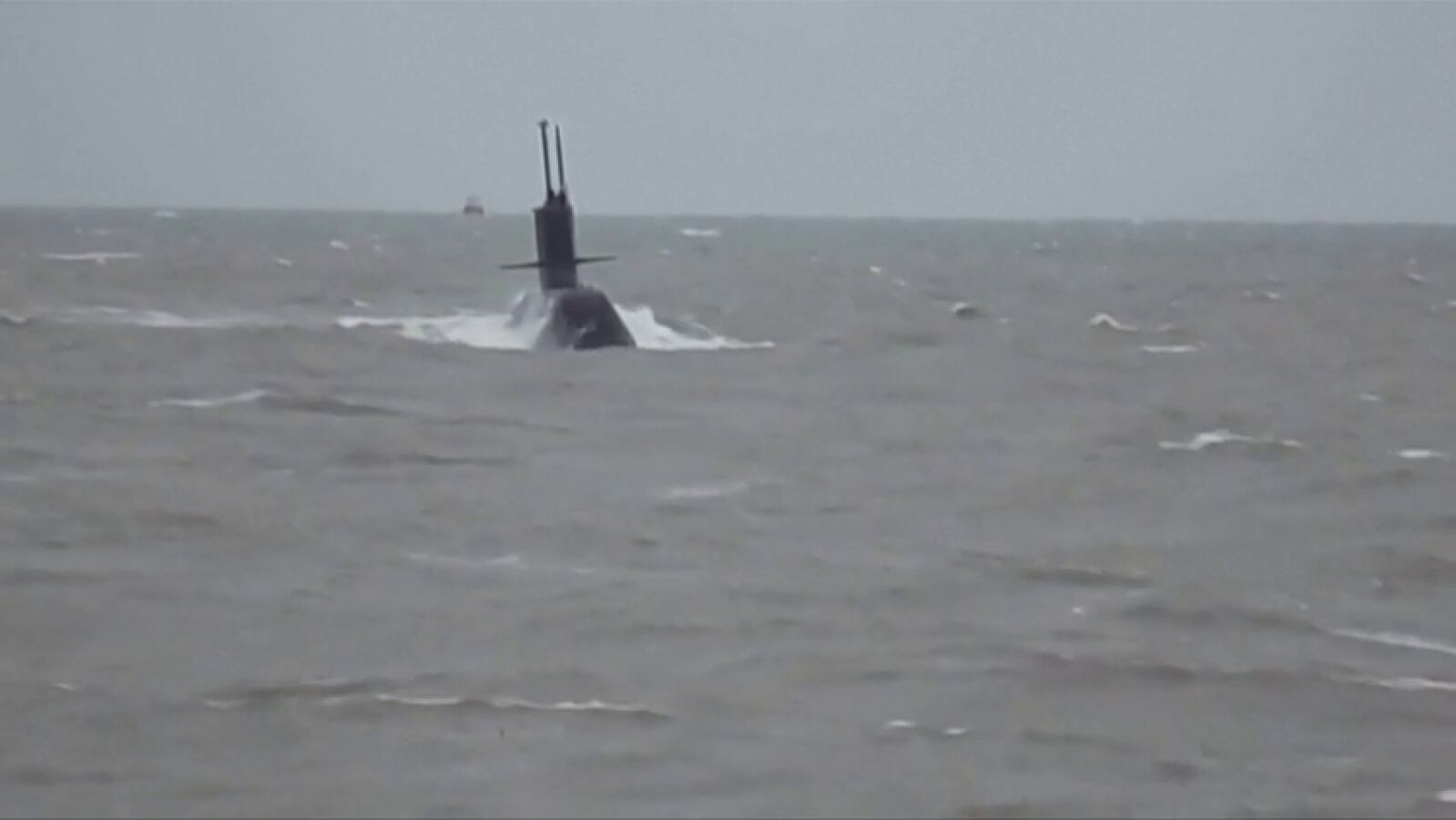 Argentina seguirá buscando el submarino desaparecido pese a descartar el rescate de los tripulantes