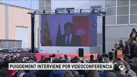 Puigdemont pide que el 21-D se convierta "en la segunda vuelta del 1-O" Puigdemont pide que el 21-D se convierta "en la segunda vuelta del 1-O"