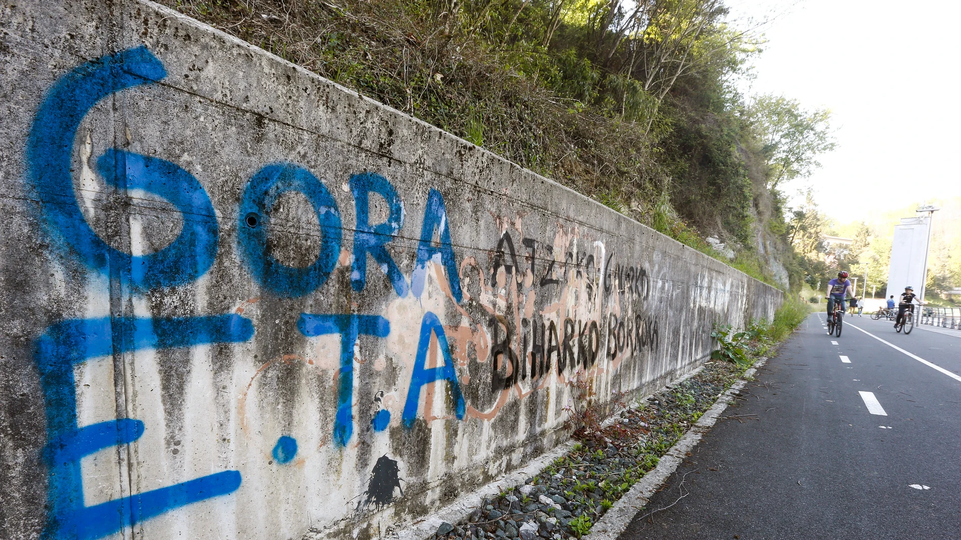 ETA establece entre sus "grandes desafíos" el de "traer a casa" a los presos ETA establece entre sus "grandes desafíos" el de "traer a casa" a los presos