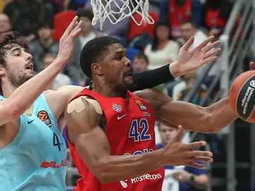 El Barcelona Lassa se impone en casa del Tecnyconta Zaragoza El Barcelona Lassa se impone en casa del Tecnyconta Zaragoza