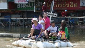 Víctimas de las inundaciones de Tailandia 