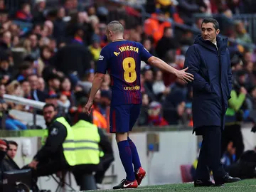 Andrés Iniesta se retira en el partido ante el Celta de Vigo en el Camp Nou Andrés Iniesta se retira en el partido ante el Celta de Vigo en el Camp Nou