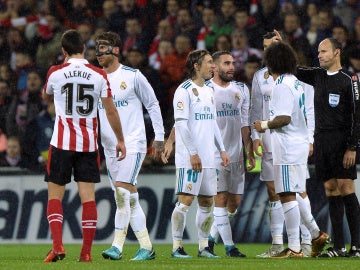 Sergio Ramos, en el momento de ser expulsado en San Mamés