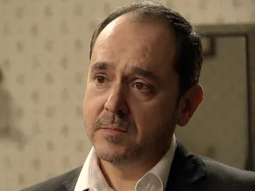 Marta acepta la visita de Ginés: "Mañana por la noche para que nadie te vea" Marta acepta la visita de Ginés: "Mañana por la noche para que nadie te vea"