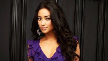 Shay Mitchell en 'Pretty Little Liars'